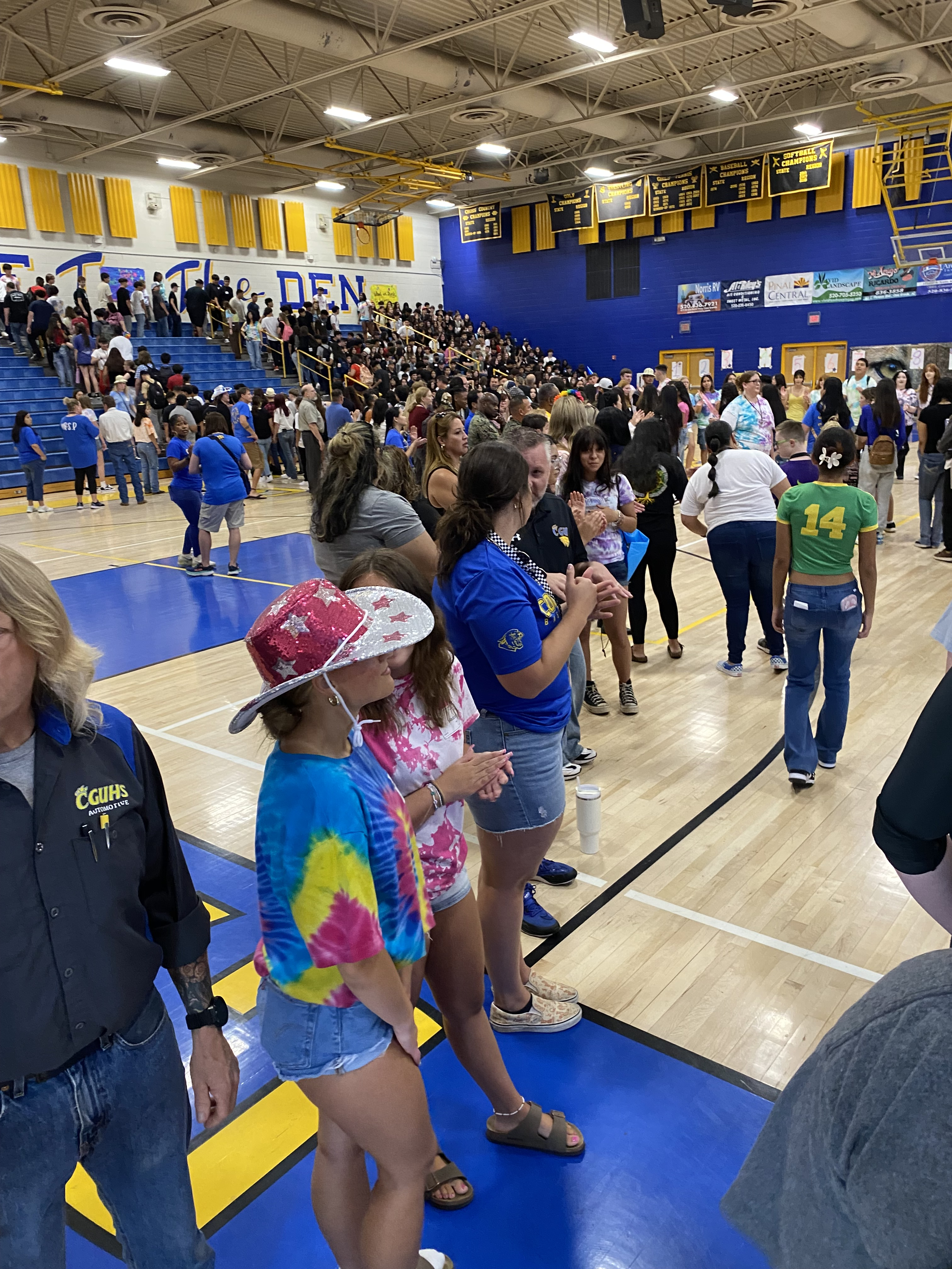 CG-FreshmanFirstDayLinkCrew20240723 (2)