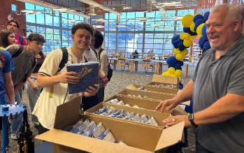 CG-GraduationCapGownPickup20250416 (7)