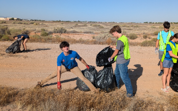 CG-KeyClubNationalHonorSocietyCityCleanup20241005 (2)